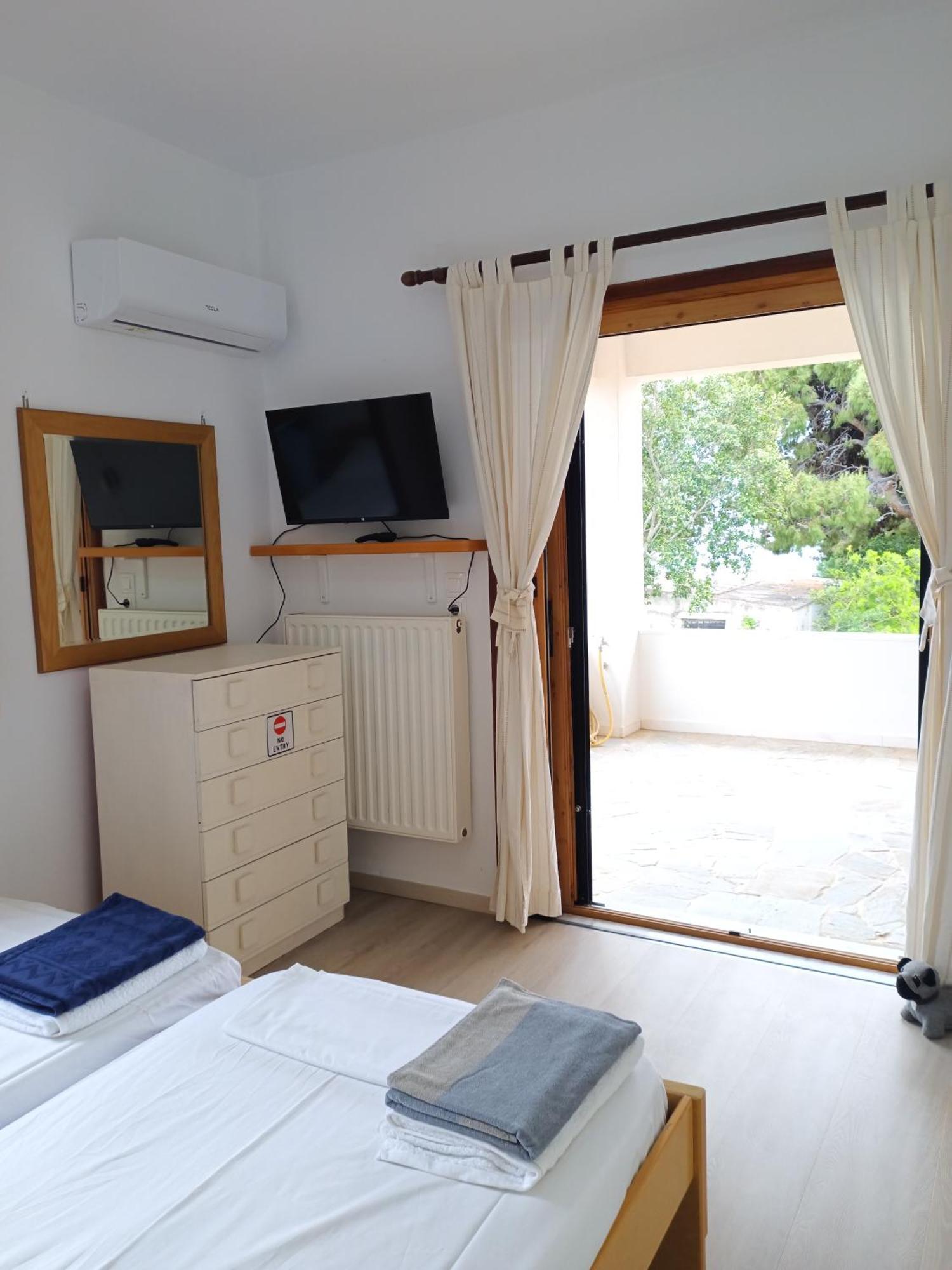 Seaside Haven Kineta Villa Exterior photo